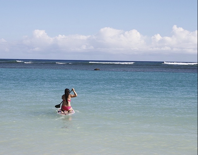 Hawaii Oahu itinerary ala moana beach park paddle boarding