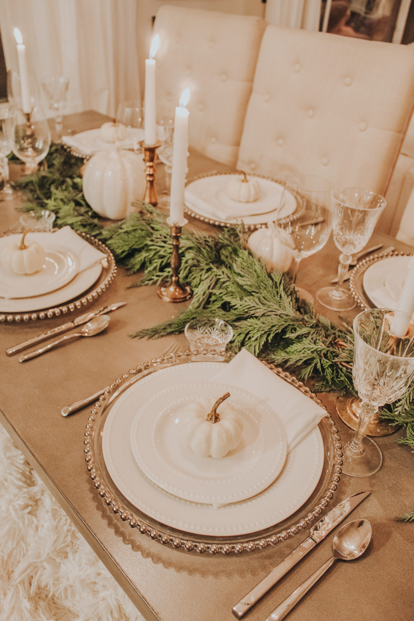 thanksgiving table setting tablescape